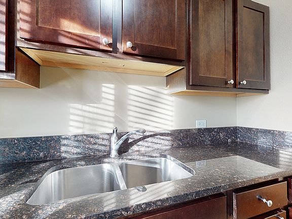 4th image of 1410 N Poplar St #16