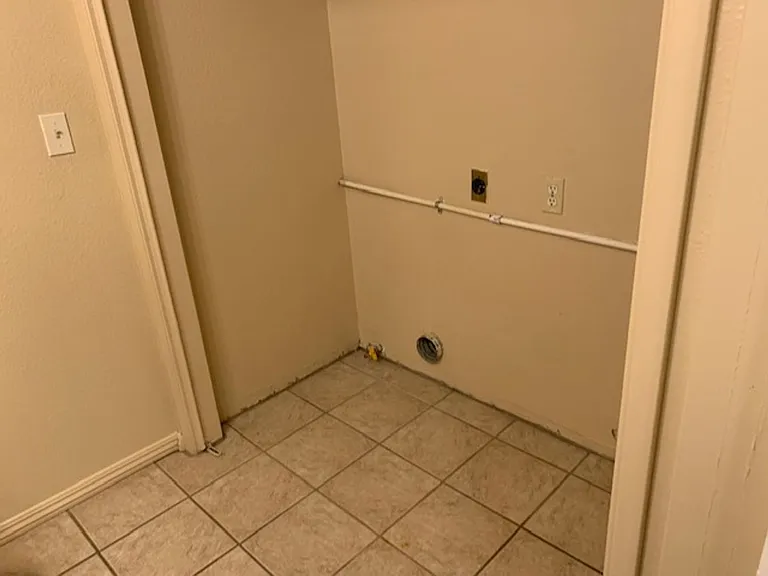5609 Silver Crossing St — Photo 13
