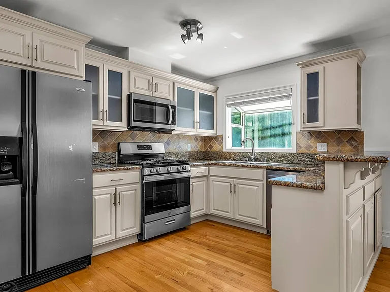 815 Broadway St #1 — Photo 6