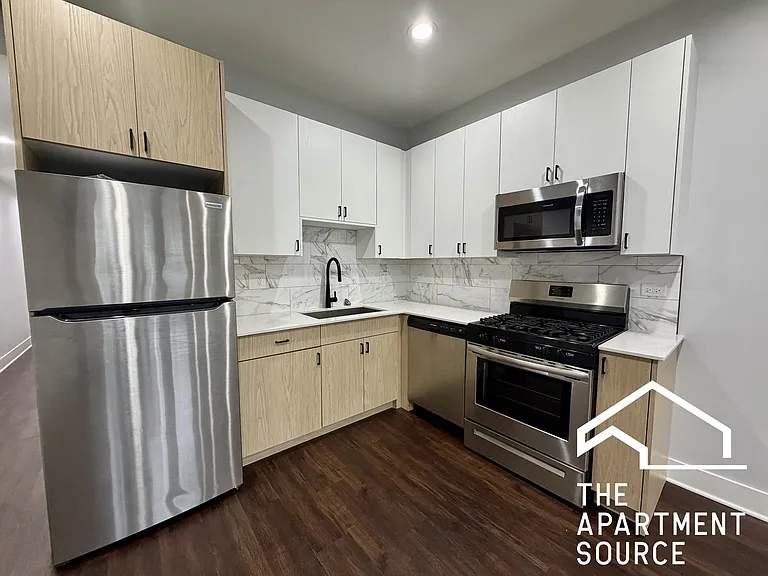 2159 W Wilson Ave #G — Photo 1