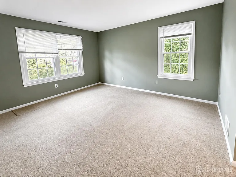 903 Woodhaven Dr — Photo 6