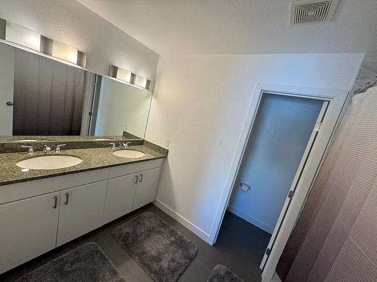 4550 Broadway St #219 — Photo 13
