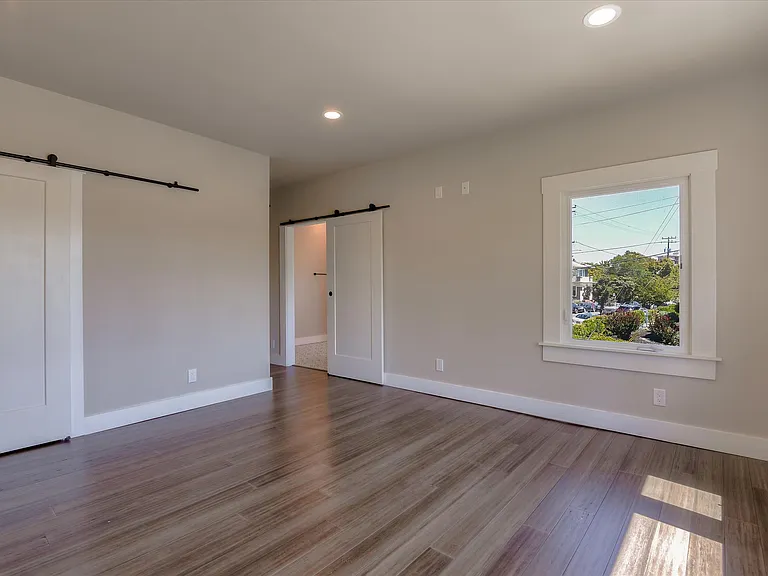 399 Jayne Ave — Photo 15
