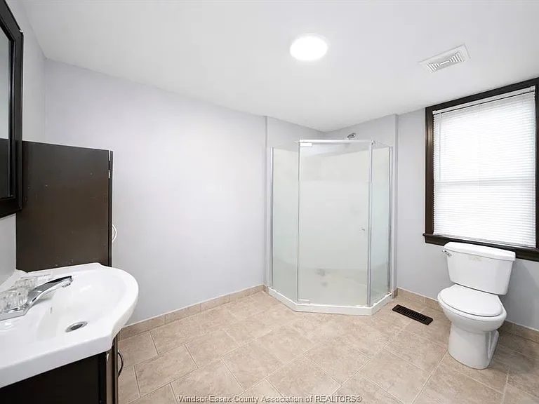 3463 Harris St — Photo 18