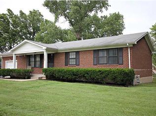 5611 Minyard Dr, Louisville, KY 40219