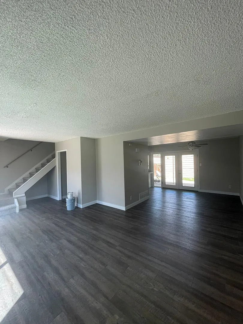 2 weeks free with lease signed and move-in occurs by 9/4/26! Updated 3 BD/ 1.5 BA Townhome in Aur... — Photo 4