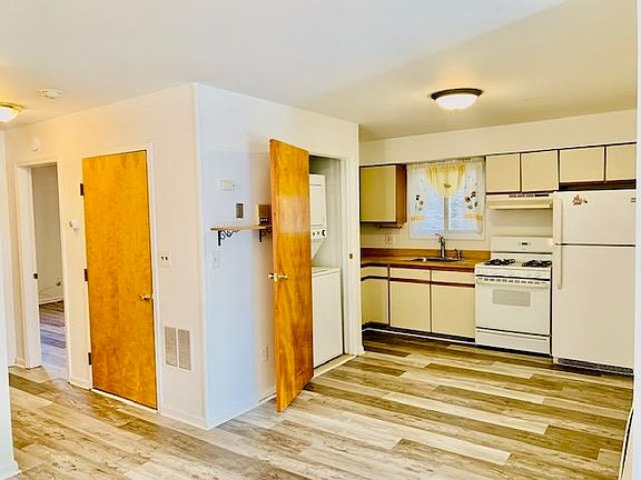 4th image of 173 W 21st St APT 3