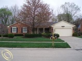 20036 Pollyanna Dr, Livonia, MI 48152