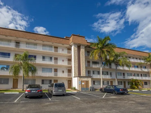 6289 Lear Drive #301, Lake Worth, FL 33462