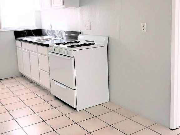3rd image of 431 Dawson Ave APT 09