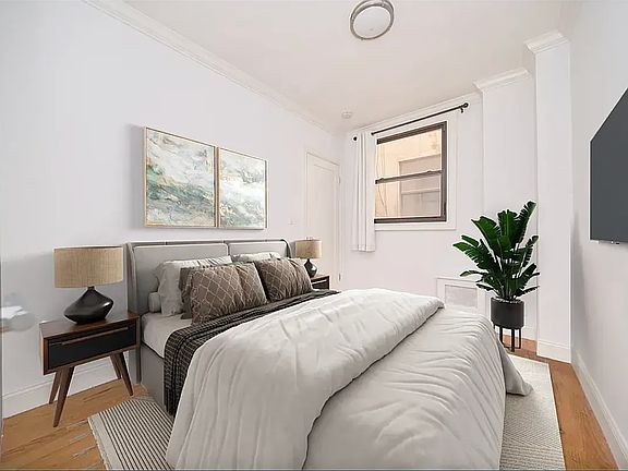 4th image of 440 W 47th St APT 4D