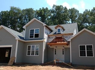 21 Abbey Rd, Glastonbury, CT 06033