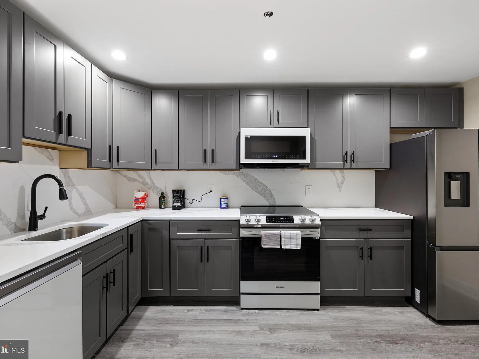 1 bed, 608 sqft, $2,500 — Photo 1
