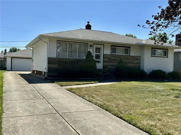 853 Bayridge Blvd, Eastlake, OH 44095