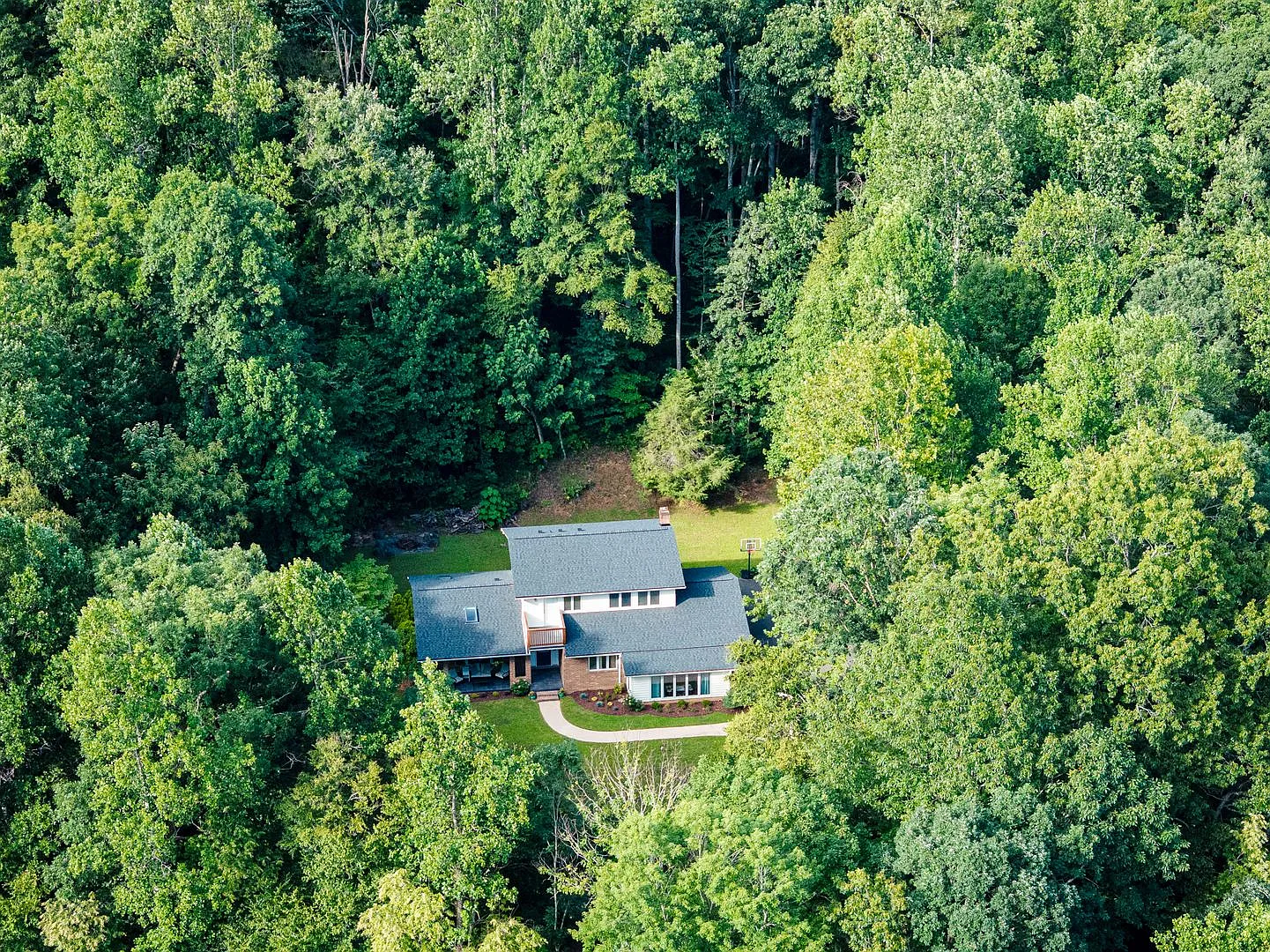 Spacious 4BR Home with Office and Fiber Internet Near Asheville — Photo 4