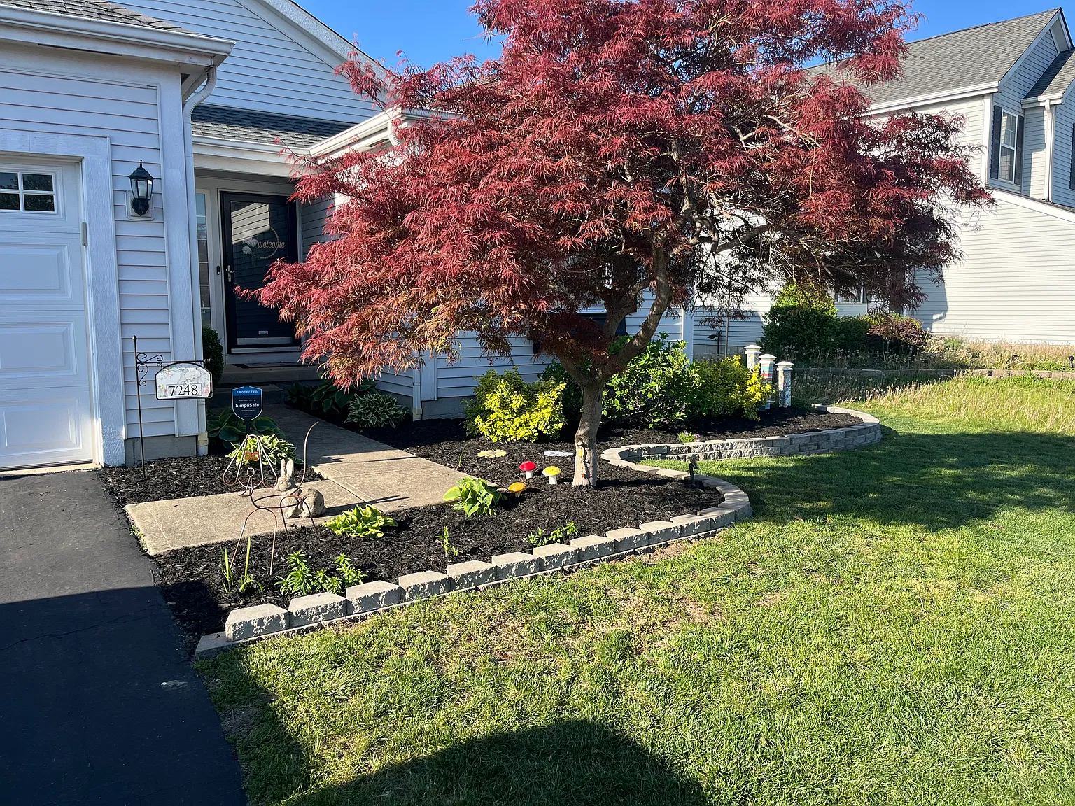 3 bed, 1276 sqft, $2,100 — Photo 2