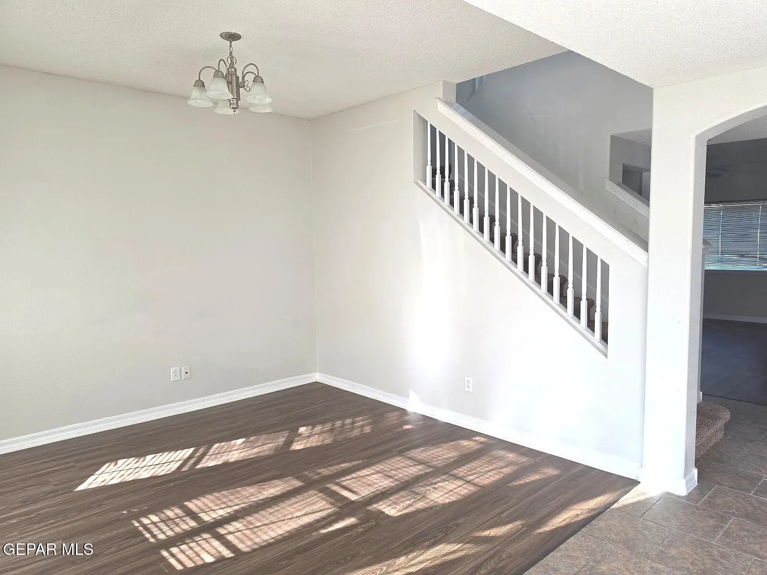 4 bed, 2.5 bath, 2752 sqft, $2,000 — Photo 3