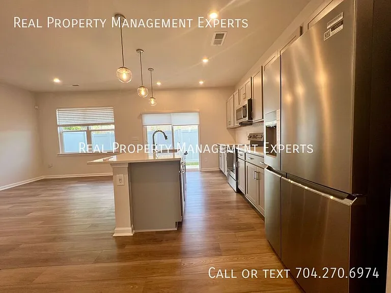 3115 Hutton Gardens Ln — Photo 5