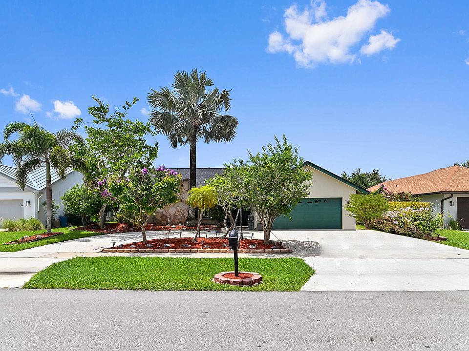1st image of 8372 Myakka Court