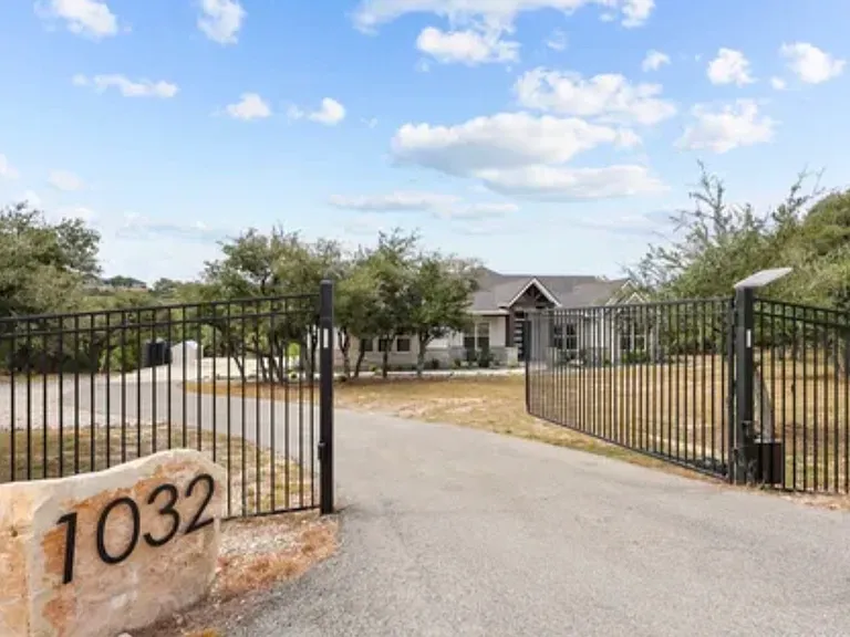 1032 Clear Water Cyn — Photo 35