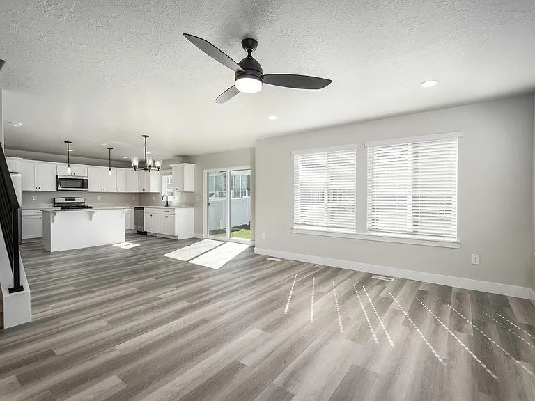 12372 Eovaldi Ave — Photo 3
