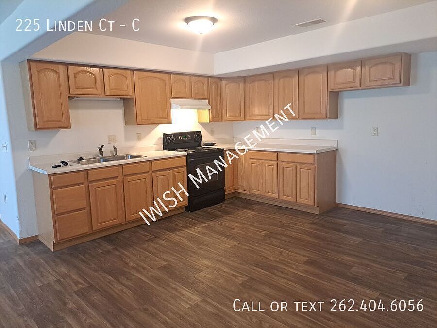 2nd image of 225 Linden Ct APT C