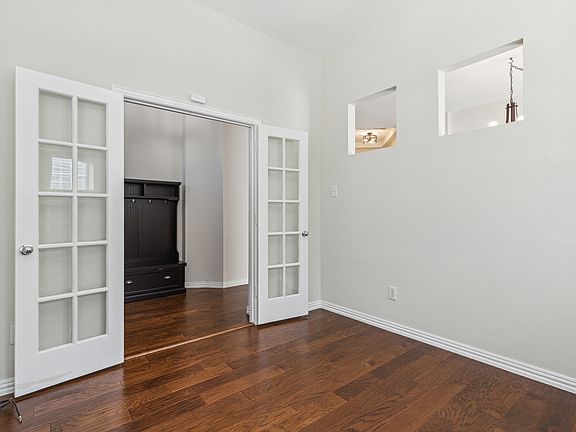 4th image of 4021 Appleton Ln