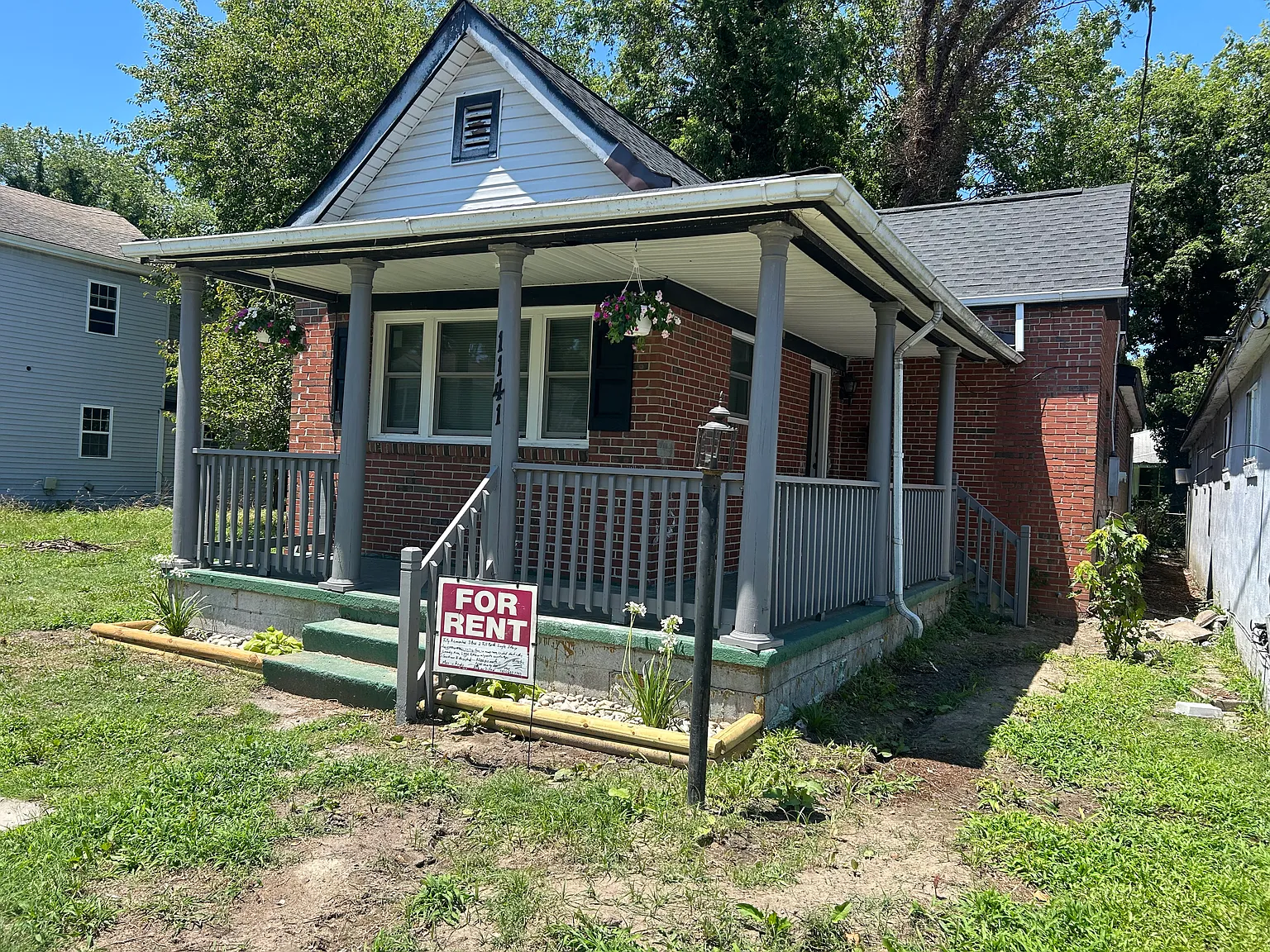 3 bed, 1000 sqft, $2,100 — Photo 2