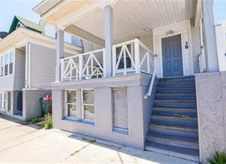 38 N Iowa Ave #2 — Photo 1