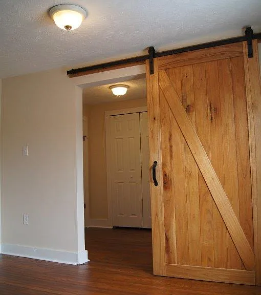 218 E Smith Rd — Photo 21