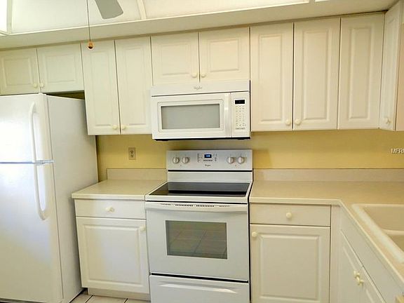 4th image of 355 Three Lakes Ct Unit A