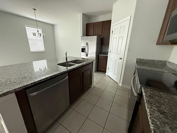 4th image of 3550 Forster Ave