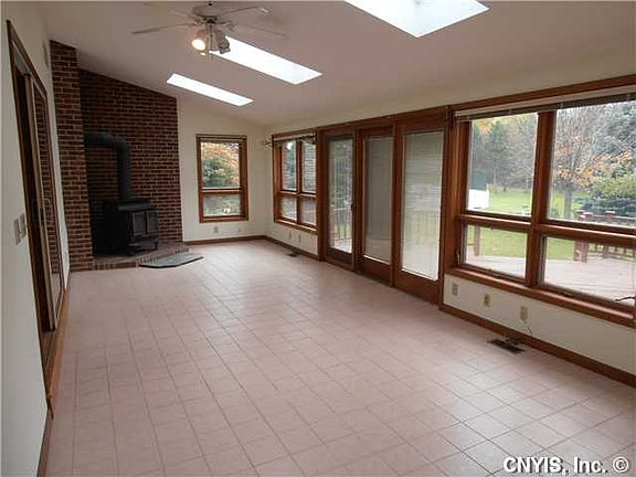 4th image of 5065 Prairieview Dr