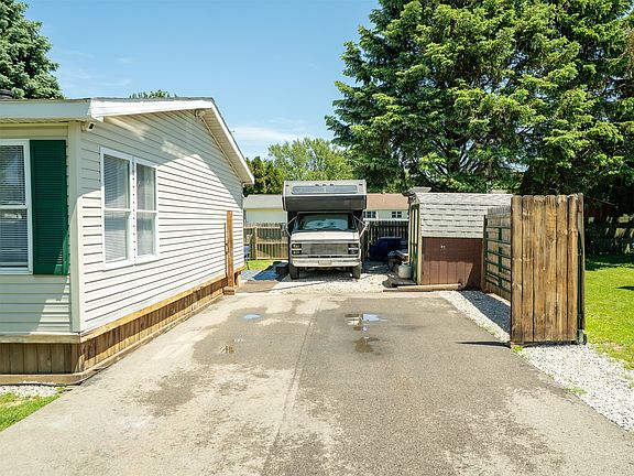 2nd image of 2301 Border Dr