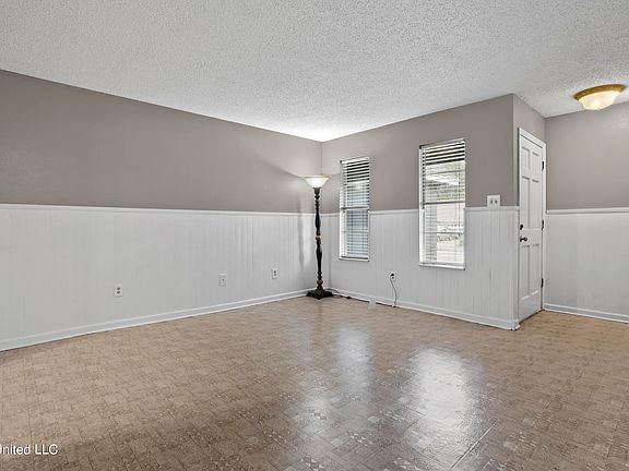 3rd image of 1917 Westgate Pkwy