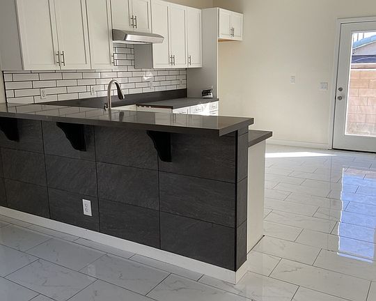 2nd image of 52160 Avenida Herrera