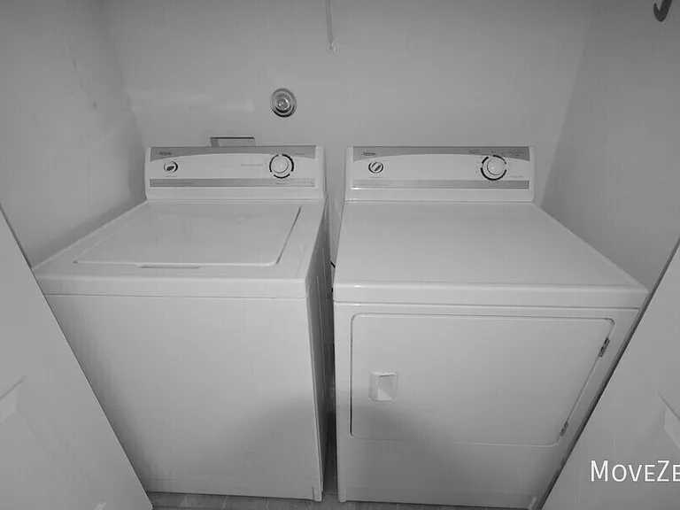 955 Downey Branch Ln — Photo 31