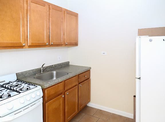 2nd image of 1712 W Estes Ave APT 309