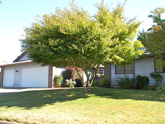2nd image of 15514 SE Sun Park Dr