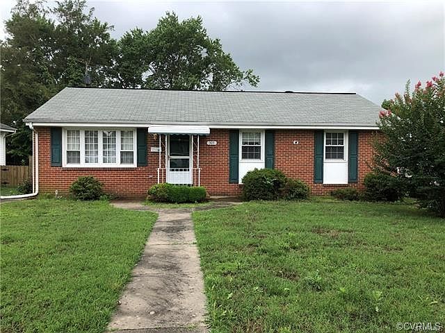 1st image of 303 Yorktown Dr