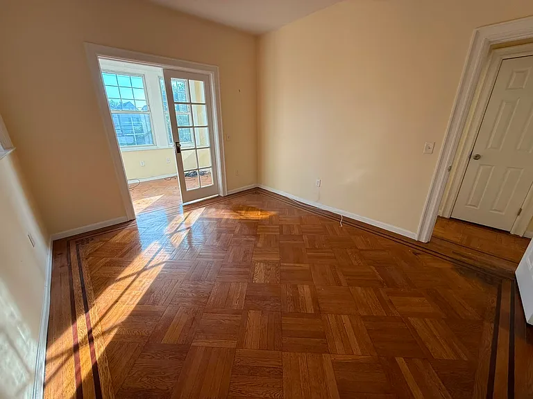 198 Danforth Ave #2E — Photo 9