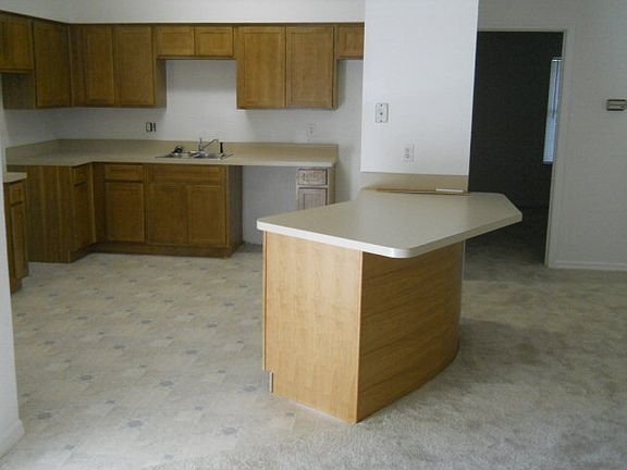 4th image of 13 Royal Palm Ln