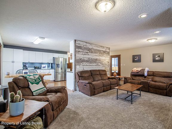 3rd image of 1013 Cypress Dr