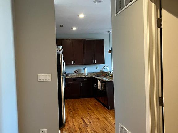 2nd image of 2520 S Oakley Ave Unit 406