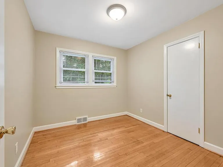 292 White Pine Dr — Photo 13