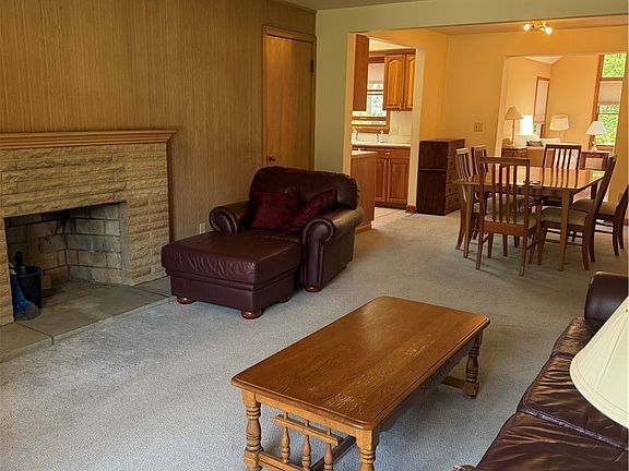 3rd image of 26822 Russell Rd
