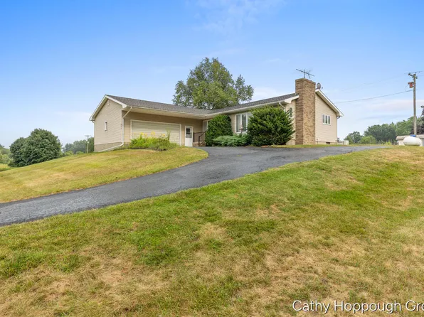 822 E Condensery Rd, Sheridan, MI 48884