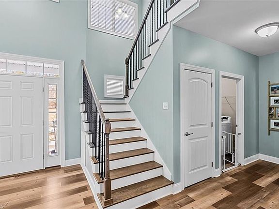 3rd image of 109 Willowbrook Dr