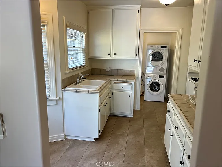 136 Poinsettia Ave — Photo 6