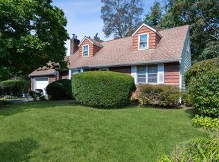 75 E 24th St, Huntington Station, NY 11746